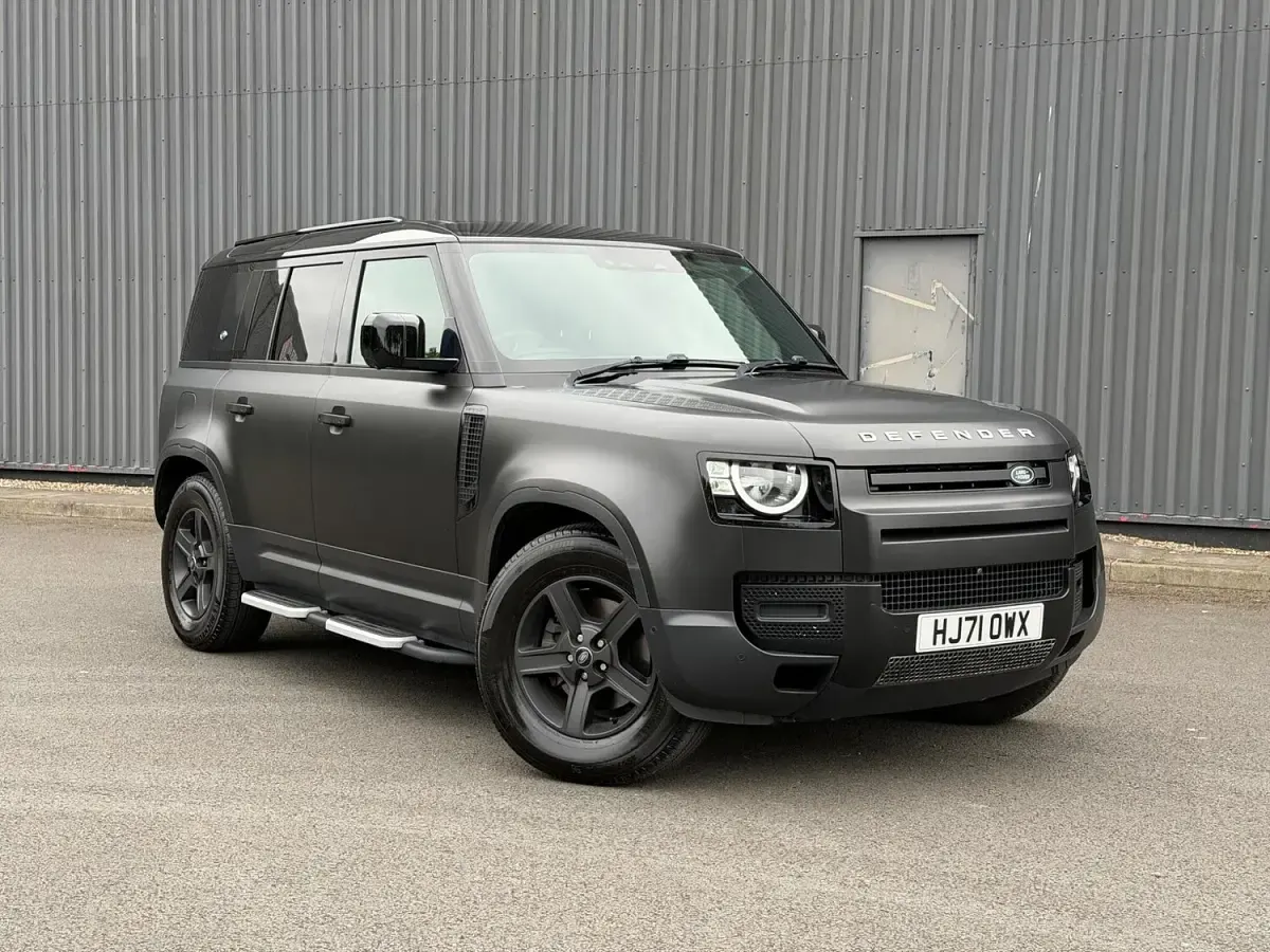 Used Land Rover Defender S 200 HP (147 kW) 2021 White SUV