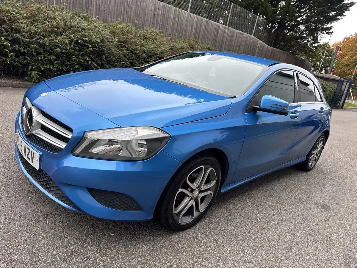 Used Mercedes A180 109 HP (80 kW) 2015 Blue Hatchback