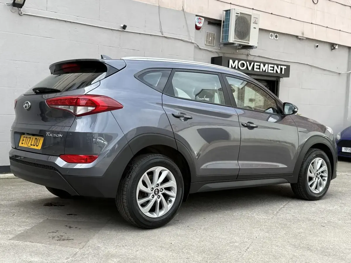 Used Hyundai Tucson SE 132 HP (97 kW) 2017 Grey SUV
