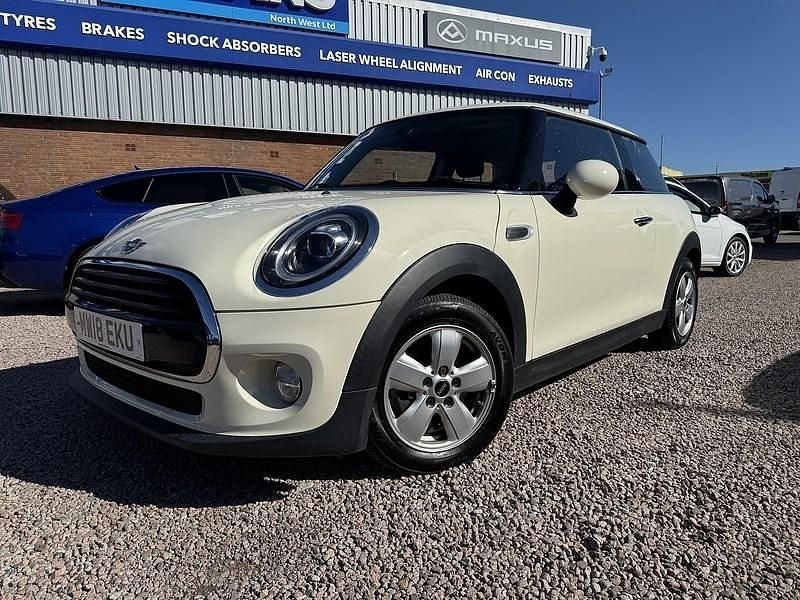 Used Mini Cooper Hatch 2018 Pepper white Hatchback
