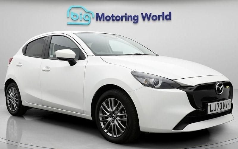 Used Mazda 2 Exclusive-Line 90 HP (66 kW) 2024 White Hatchback