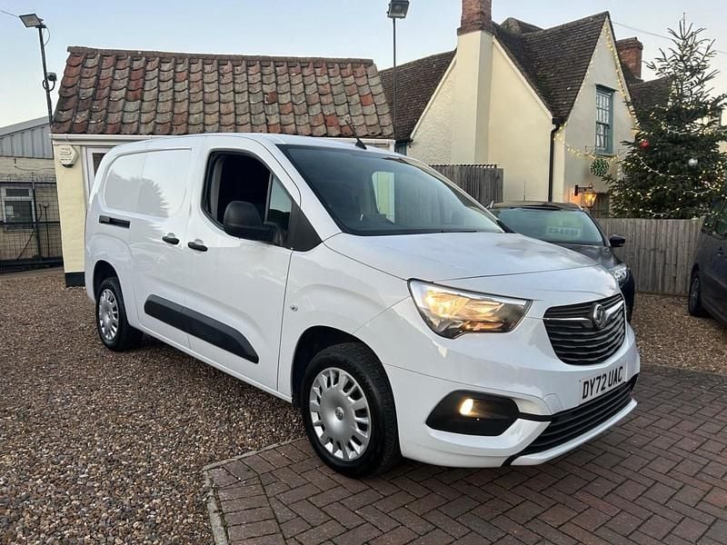 Used Vauxhall Combo Sportive 100 HP (73 kW) 2022 White Van