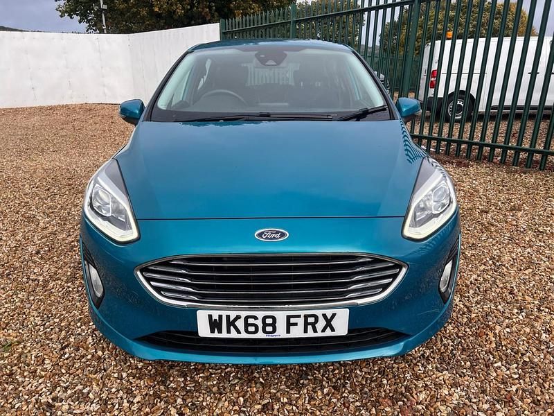 Used Ford Fiesta Zetec 85 HP (62 kW) 2018 Blue Hatchback