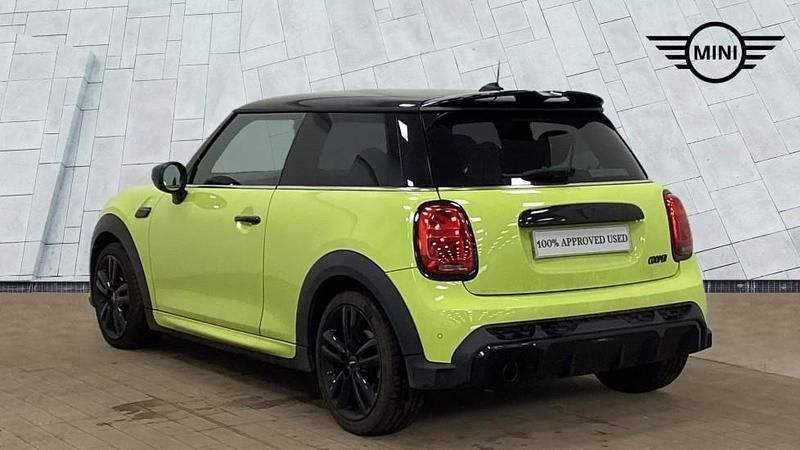 Usado Mini Cooper Hatch 134 CV (98 kW) 2023 Amarillo Utilitario