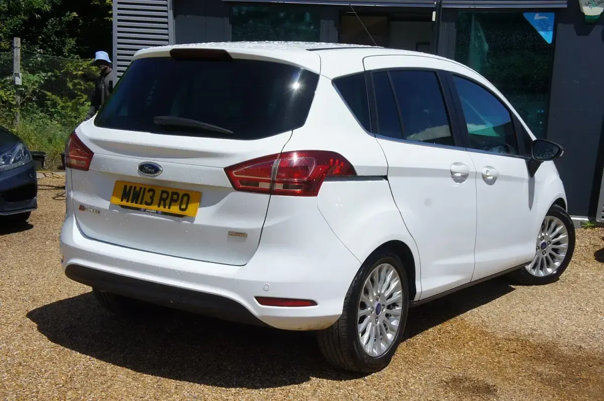 Used Ford B-MAX Titanium 95 HP (69 kW) 2013 White MPV