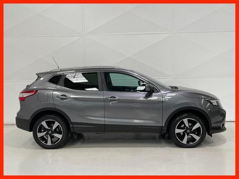 Used Nissan Qashqai N-Vision 110 HP (80 kW) 2017 Grey SUV