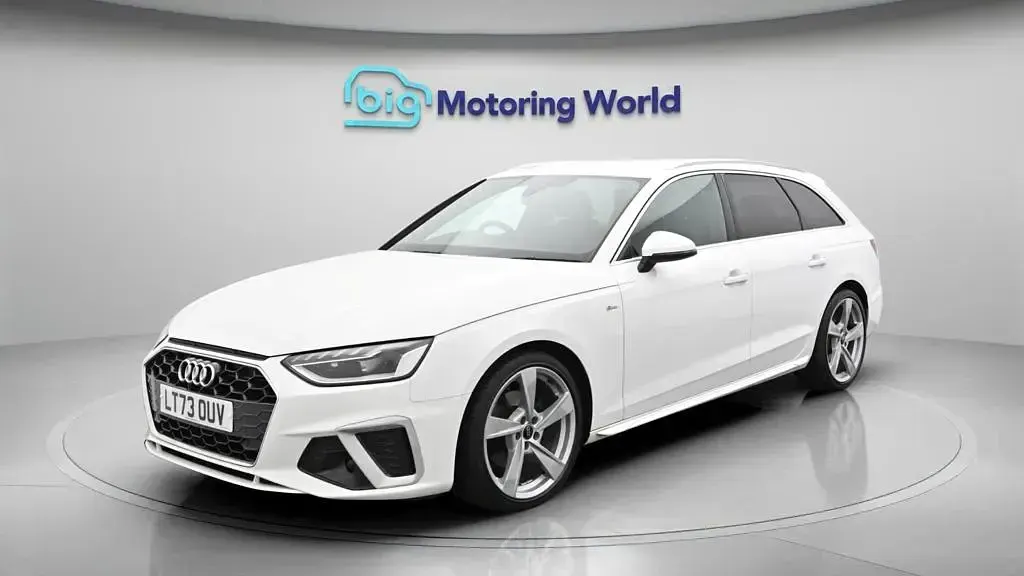 Used Audi A4 S-Line 150 HP (110 kW) 2023 White Estate