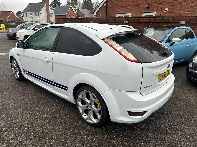Used Ford Focus ST 2010 White Hatchback