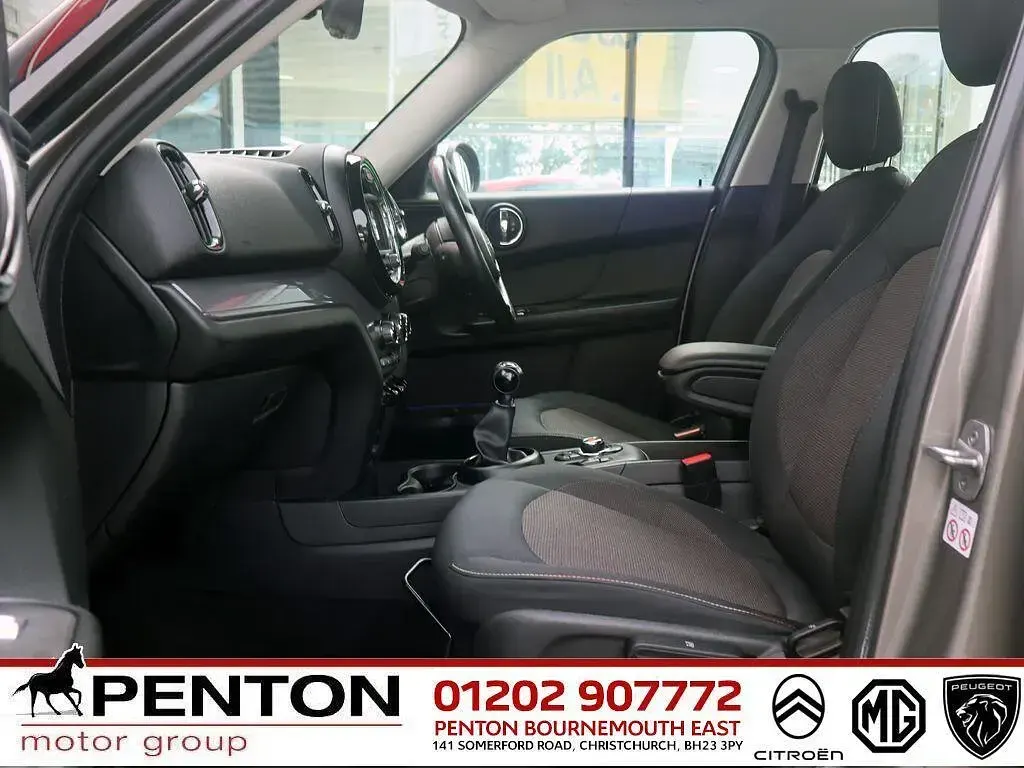 Used Mini Cooper Countryman Classic 134 HP (98 kW) 2019 Silver SUV