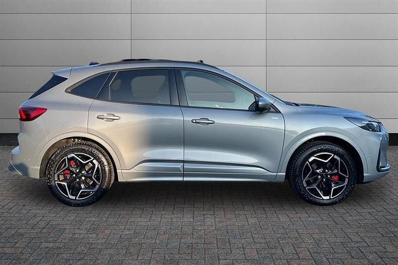 Used Ford Kuga ST-Line X 183 HP (134 kW) 2024 Solar silver SUV