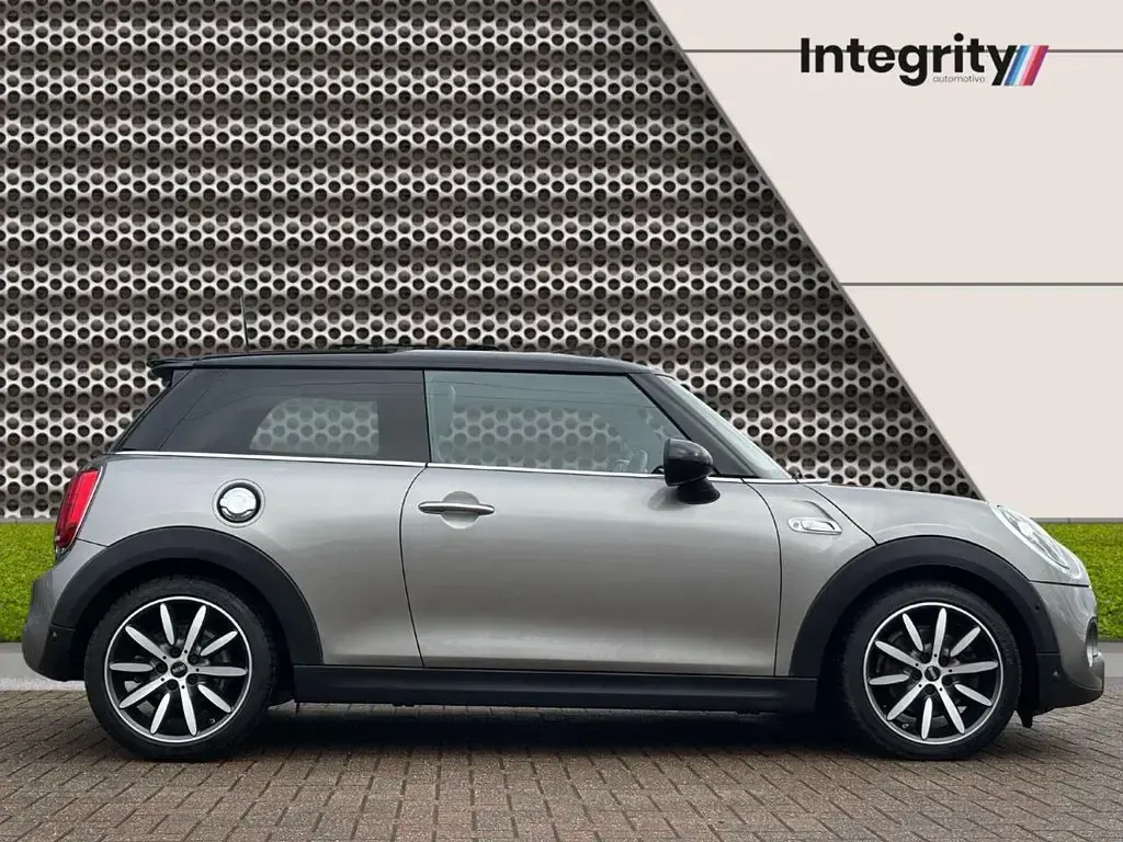 Used Mini Cooper S Exclusive 192 HP (141 kW) 2018 Silver Hatchback
