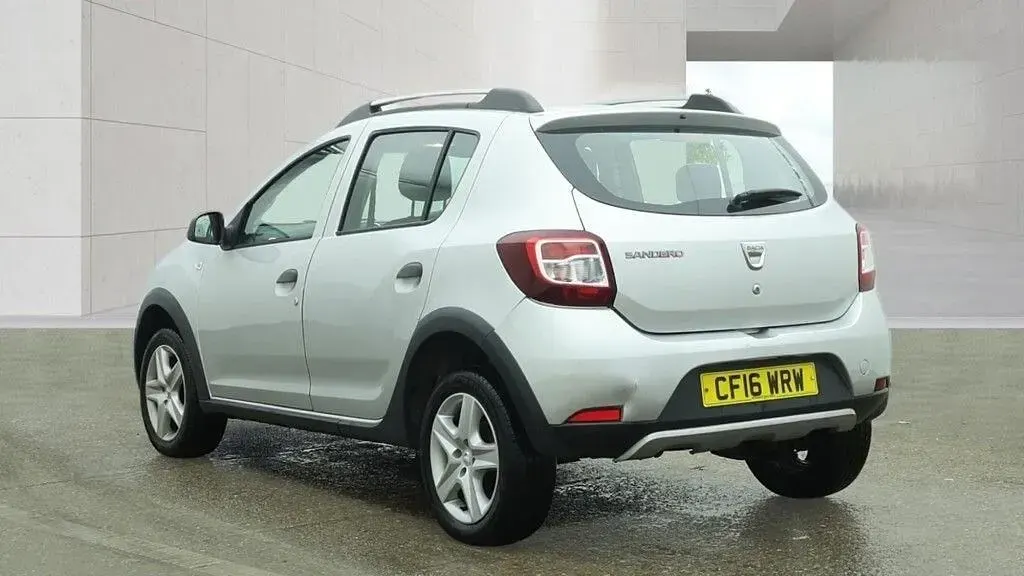 Używany Dacia Sandero Ambiance 2016 Srebrny Hatchback