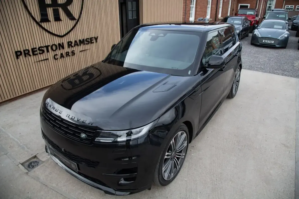 Second-hand Land Rover Range Rover Sport SE Dynamic 2023 Negru SUV
