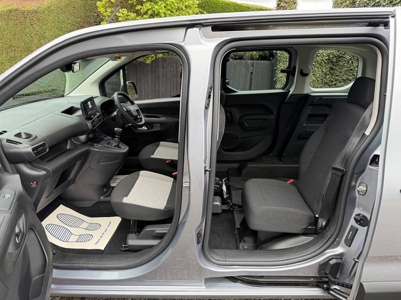 Usado Citroën Berlingo 2025 Cinzento Monovolume