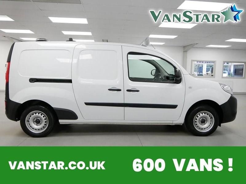 White Used 2021 Renault Kangoo MPV | £10,889 (Fair price) - Image 1/4