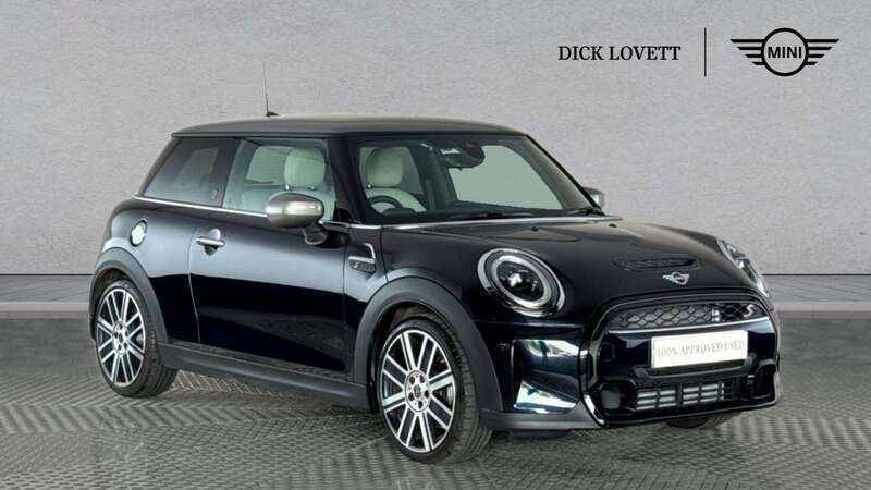 Black Used 2022 Mini Cooper S Exclusive Hatchback | £24,750 (Expensive) - Image 1/4