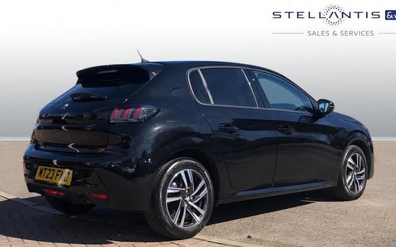 Used Peugeot 208 Allure+ 102 HP (75 kW) 2023 Black Hatchback