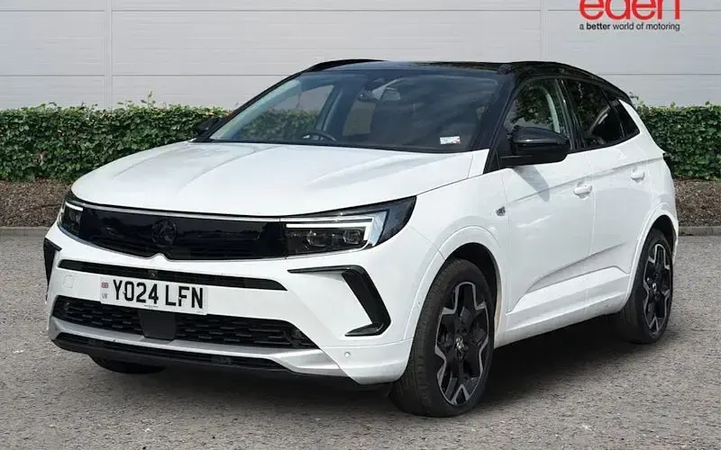 Used Vauxhall Grandland X Ultimate 131 HP (96 kW) 2024 White SUV