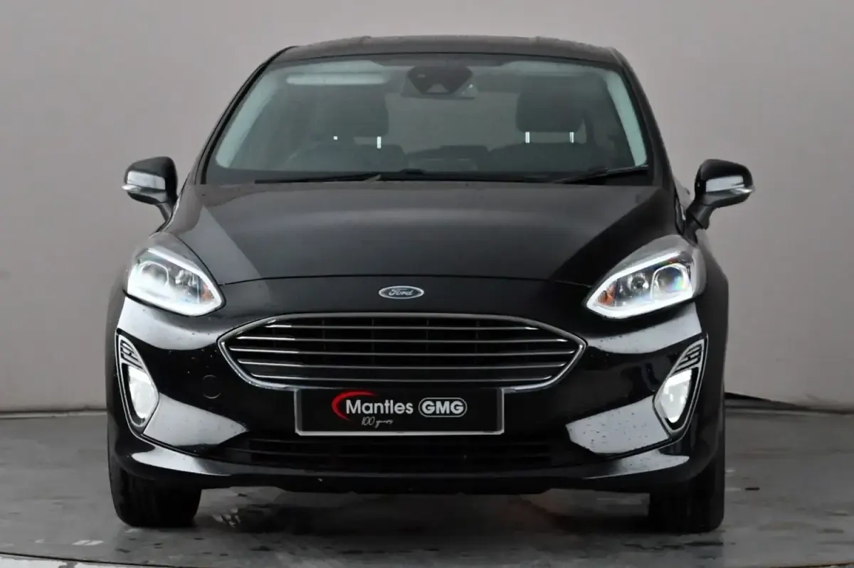 Używany Ford Fiesta Titanium 125 KM (91 kW) 2019 Czarny Hatchback