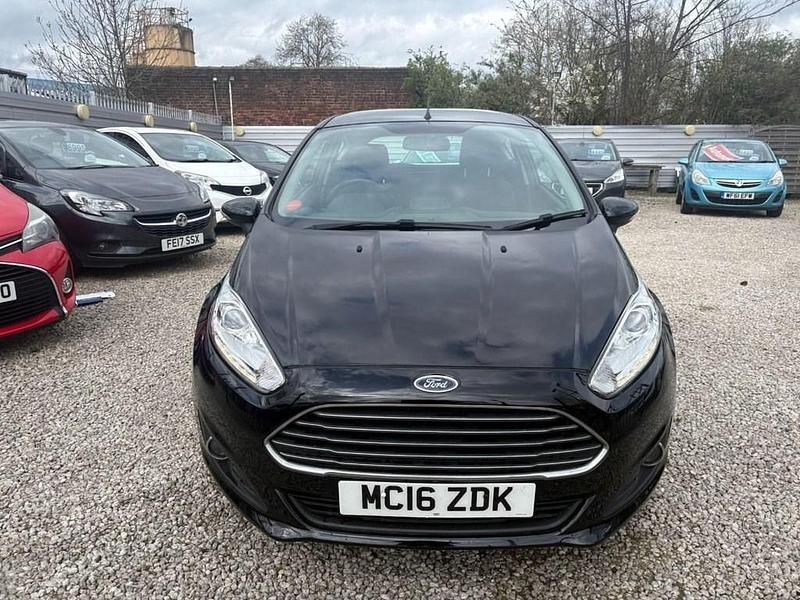 Used Ford Fiesta Zetec 82 HP (60 kW) 2016 Black Hatchback