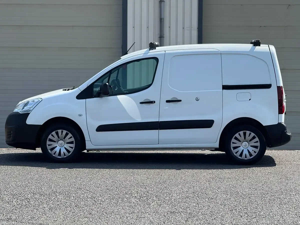 Used Citroën Berlingo 75 HP (55 kW) 2015 White MPV