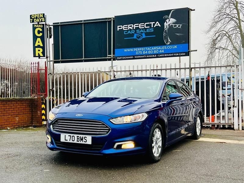 Used Ford Mondeo Zetec 2015 Blue Hatchback