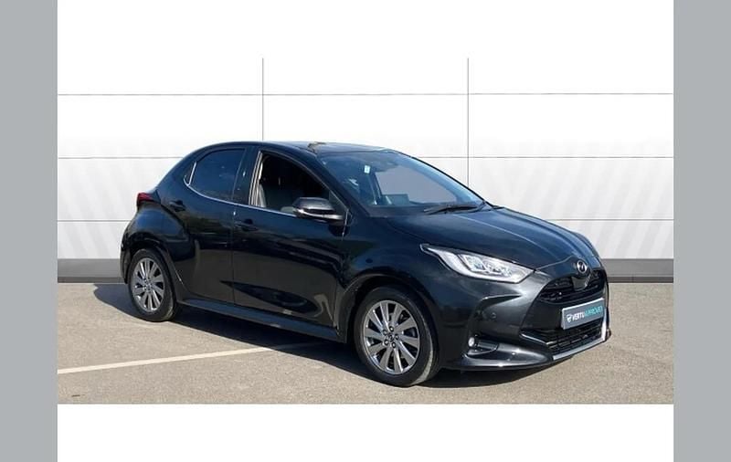 Begagnad Mazda 2 113 HK (83 kW) 2022 Svart Halvkombi