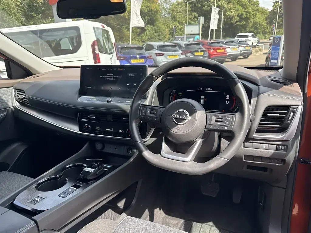 Used Nissan X-Trail N-Connecta 213 HP (156 kW) 2023 Orange SUV