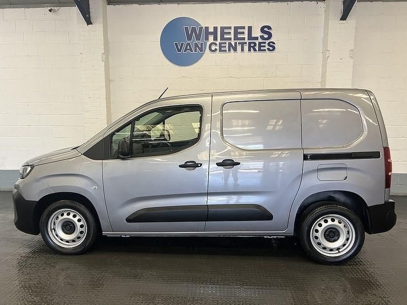 Used Peugeot Partner 131 HP (96 kW) 2024 Grey MPV