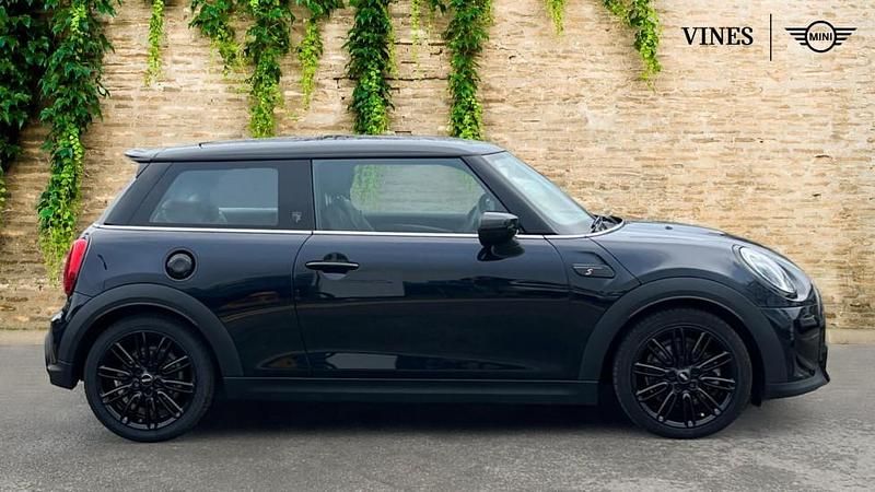 Used Mini Cooper S Exclusive 176 HP (129 kW) 2022 Black Hatchback