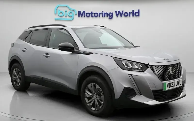 Used Peugeot e-2008 Active+ 100 kW (136 HP) 2023 SUV