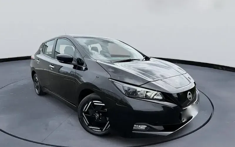 Second-hand Nissan Leaf Acenta 110 kW (150 CP) 2025 Hatchback