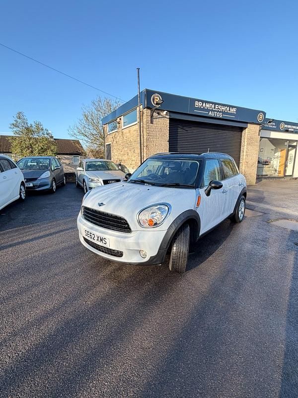 Used Mini ONE 98 HP (72 kW) 2012 White Hatchback