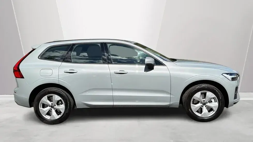 Used Volvo XC60 Core 247 HP (181 kW) 2026 Grey SUV