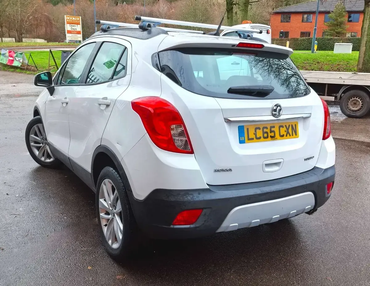 Used Vauxhall Mokka 140 HP (102 kW) 2015 White SUV