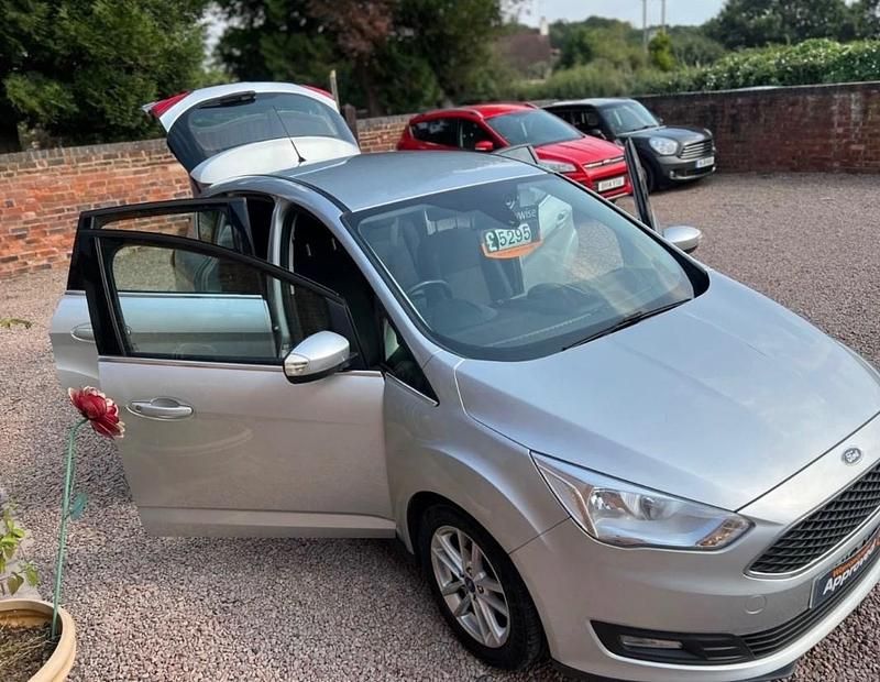 Used Ford C-MAX Zetec 125 HP (91 kW) 2016 Silver MPV