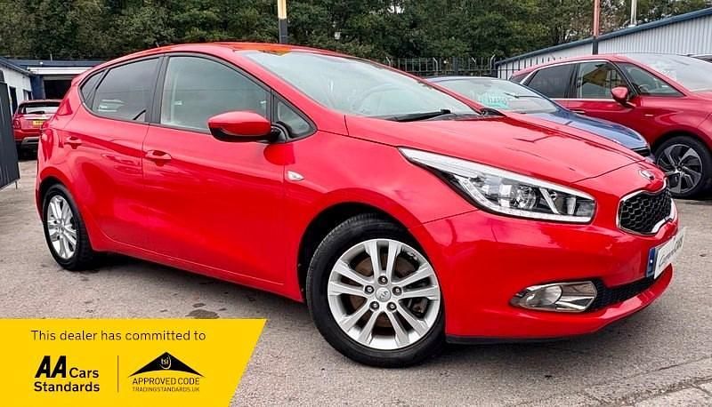 Red Used 2015 Kia Ceed Hatchback | £6,495 (Fair price) - Image 1/3