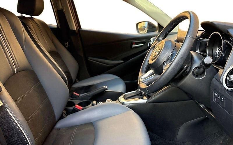 Usado Mazda 2 Inclusive 90 HP (66 kW) 2022 Azul Citadino