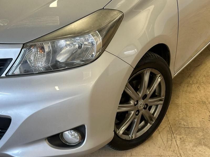 Used Toyota Yaris SR 2013 Silver Hatchback