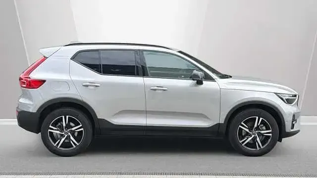 Used Volvo XC40 Plus 161 HP (118 kW) 2024 Silver SUV