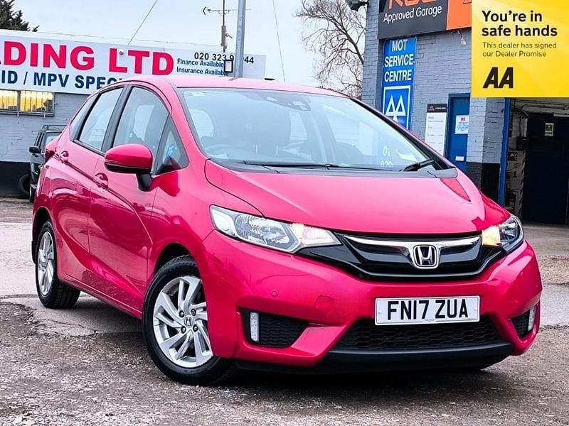 Used Honda Jazz SE 102 HP (75 kW) 2017 Red Hatchback