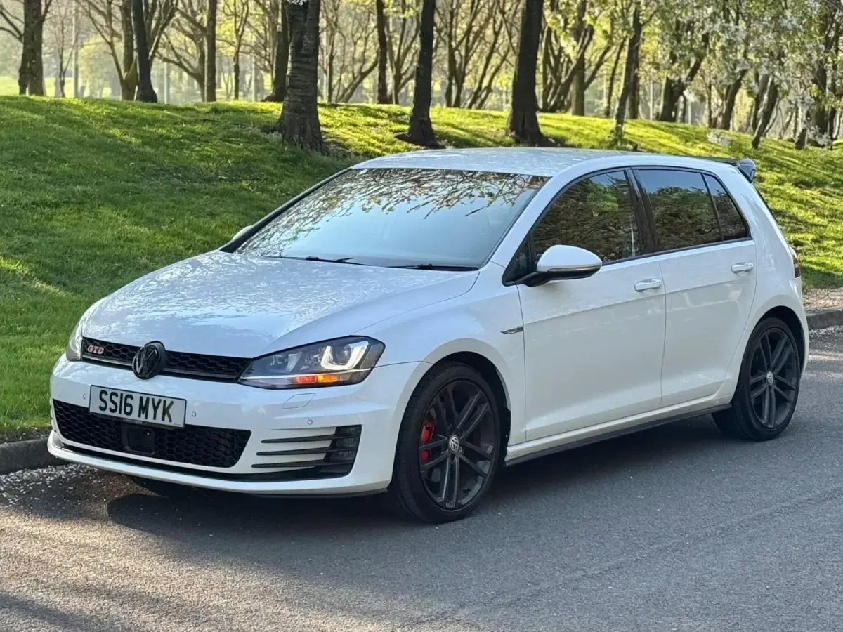 Gebraucht VW Golf VII GTD 2016 Weiß Kleinwagen