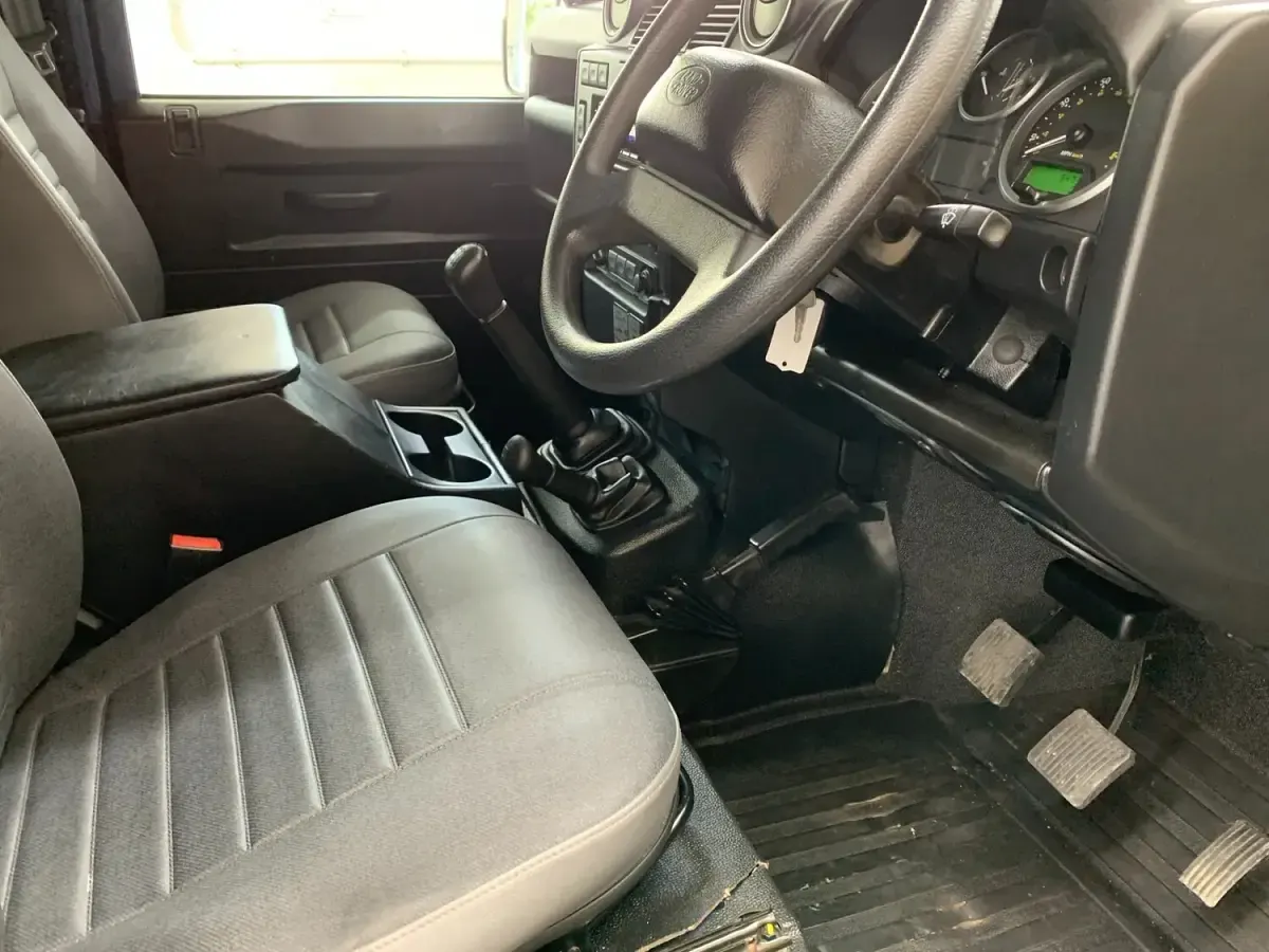 Used Land Rover Defender 120 HP (88 kW) 2012 Blue Hatchback