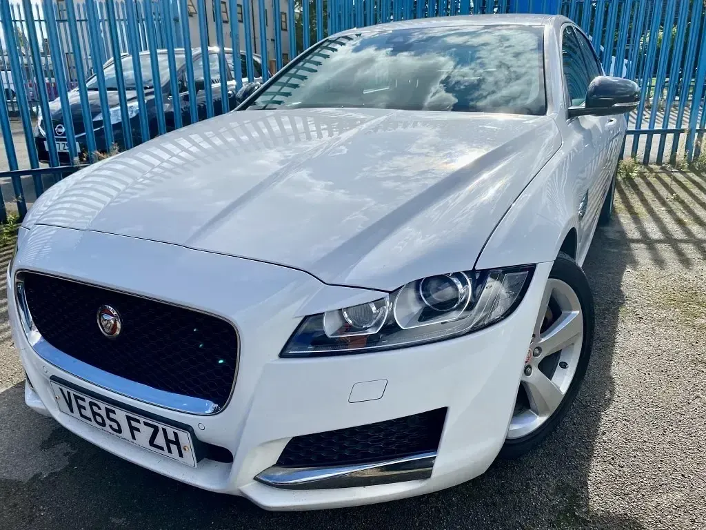 Second-hand Jaguar XF Portfolio 180 CP (132 kW) 2015 Alb Berlinǎ