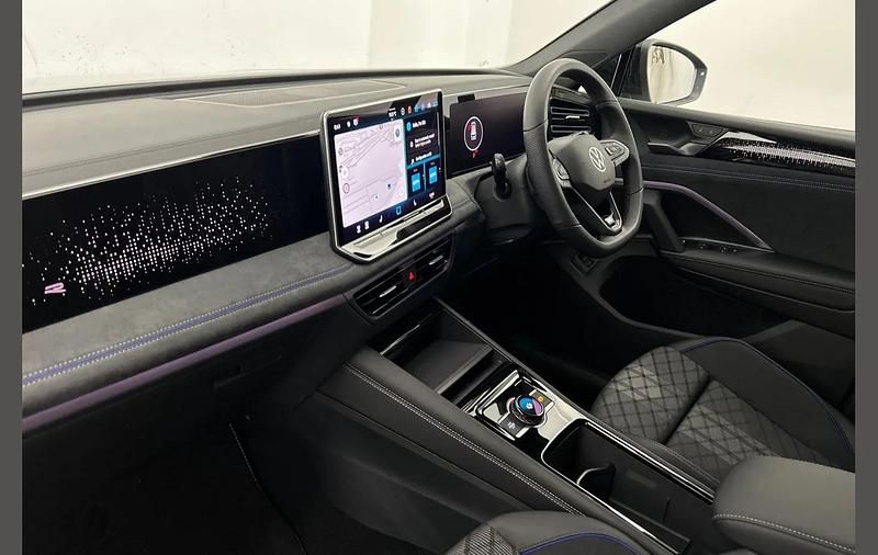 New VW Tiguan R-line 147 HP (108 kW) 2026 Silver SUV