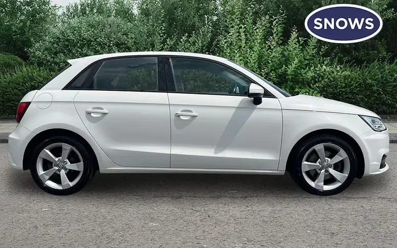 Used Audi A1 Sportback Sport 125 HP (91 kW) 2018 White Hatchback