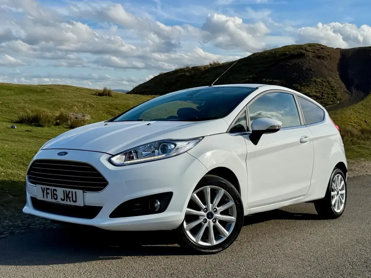 Used Ford Fiesta Titanium 2016 White Hatchback