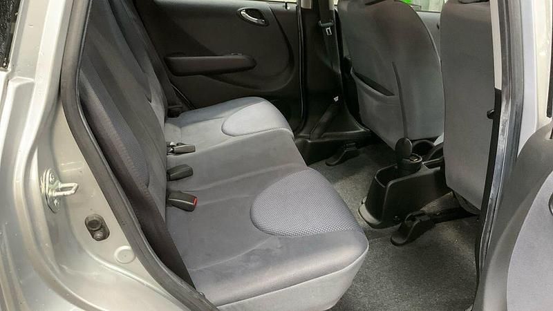 Begagnad Honda Jazz SE 82 HK (60 kW) 2008 Silver Halvkombi