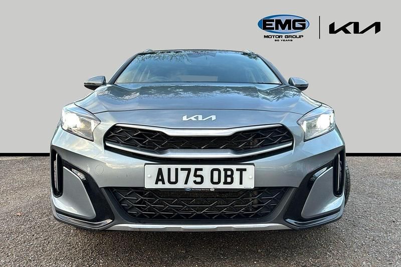 Usado Kia XCeed 113 HP (83 kW) 2025 Prateado SUV