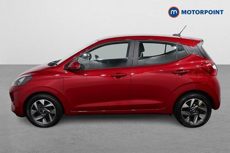 Used Hyundai i10 Advanced 63 HP (46 kW) 2025 Red Hatchback